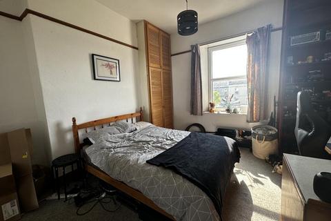 4 bedroom house share to rent, 9 Patna Place  TFF