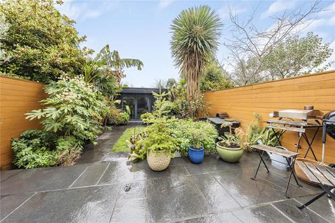 undefined, Ravensbourne Road, East Twickenham