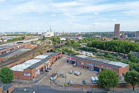 Warehouse to rent, Rotherhithe New Rd London SE16 3LL