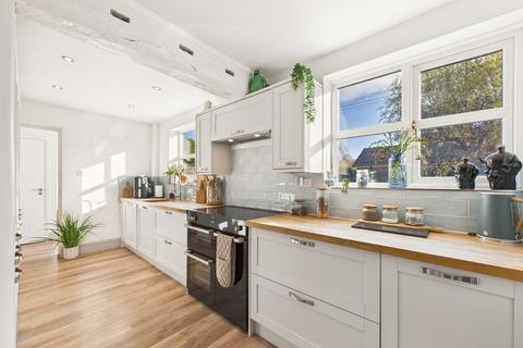 3 bedroom detached house for sale, Worcester Road, Wychbold, WR9