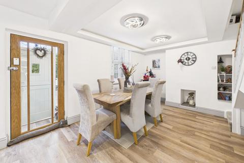 3 bedroom detached house for sale, Worcester Road, Wychbold, WR9