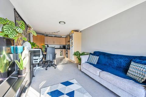 2 bedroom flat to rent, Woodbridge Hill, Guildford, GU2
