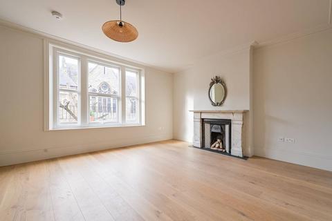 undefined, N8, Crouch End, London, N8