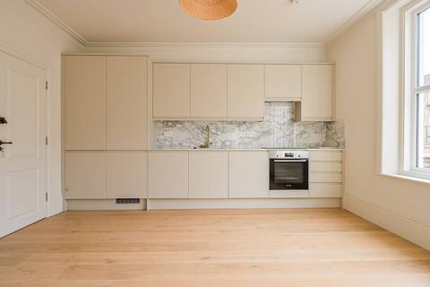 undefined, N8, Crouch End, London, N8