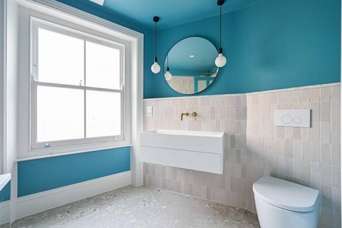 undefined, N8, Crouch End, London, N8