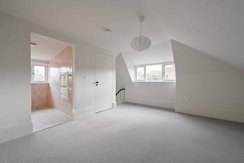 undefined, N8, Crouch End, London, N8