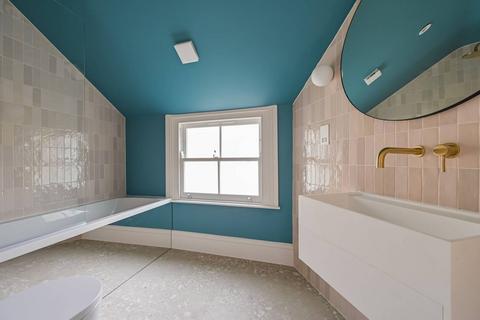 undefined, N8, Crouch End, London, N8