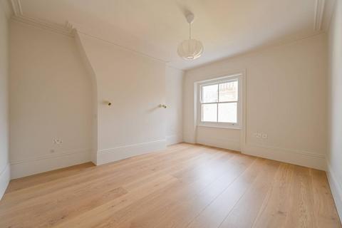 undefined, N8, Crouch End, London, N8