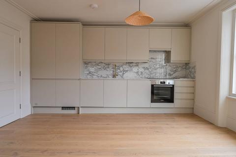 undefined, N8, Crouch End, London, N8