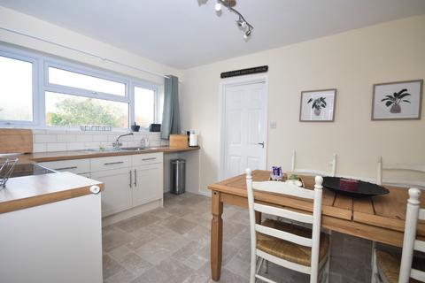 3 bedroom detached bungalow for sale, Risborough Road, Aylesbury HP22