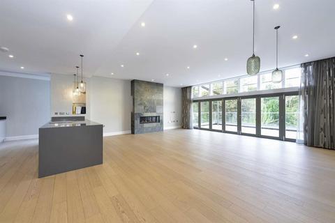 4 bedroom end of terrace house for sale, Chantry Quarry, Guildford