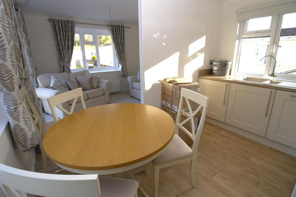 Dining Area.jpg