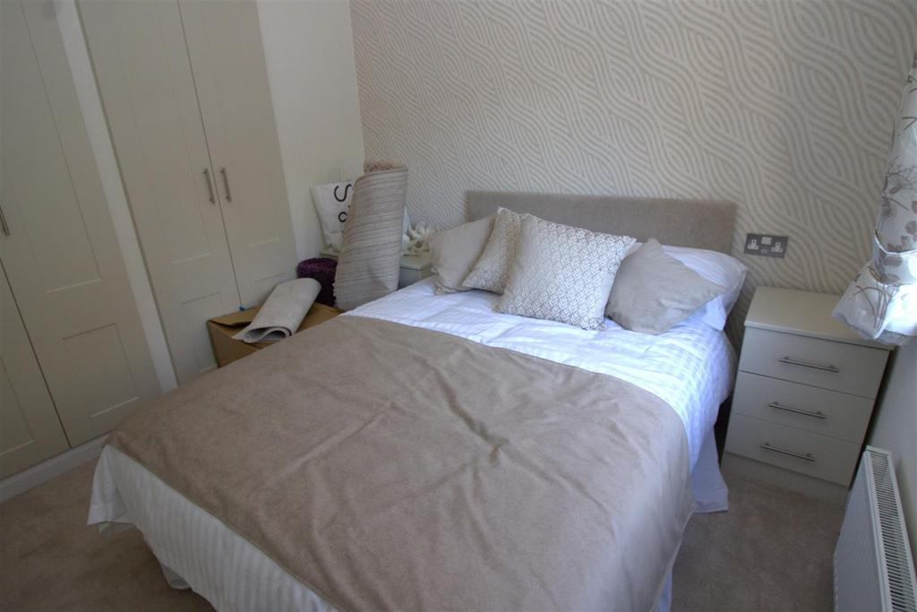 Bedroom 1.jpg