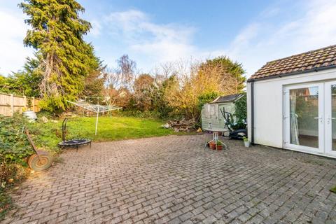 undefined, Orchardville, Burnham, Slough, SL1