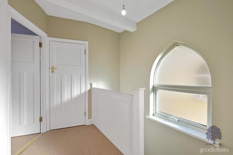 3 bedroom semi-detached house to rent, Stonecot Close, Sutton SM3