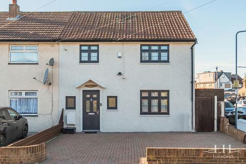3 bedroom end of terrace house for sale, Brian Road, Romford