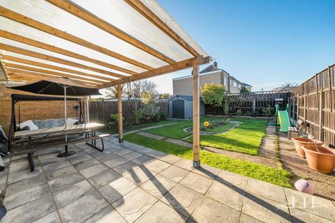 3 bedroom end of terrace house for sale, Brian Road, Romford