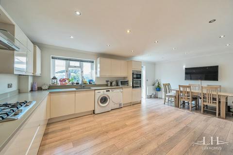 3 bedroom end of terrace house for sale, Brian Road, Romford