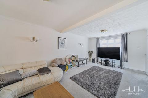 3 bedroom end of terrace house for sale, Brian Road, Romford
