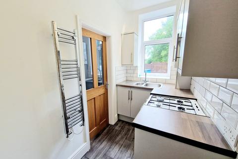 1 bedroom terraced house to rent, Queens Terrace, Bacup, OL13