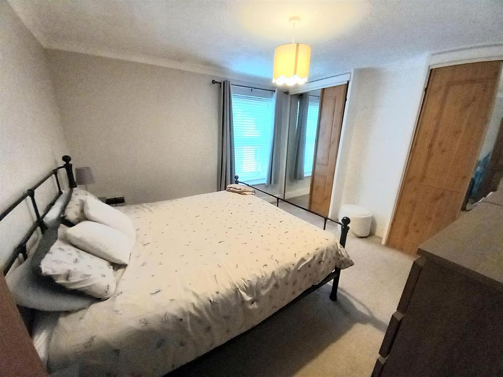 21 Geneva Bed 1.jpg
