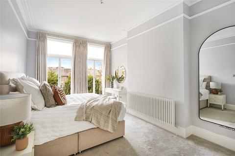 4 bedroom apartment to rent, Gloucester Road, South Kensington, London, SW7
