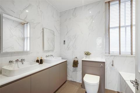 4 bedroom apartment to rent, Gloucester Road, South Kensington, London, SW7