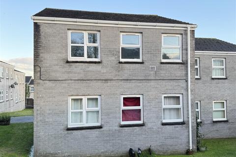1 bedroom flat for sale, Thornpark Road, St. Austell