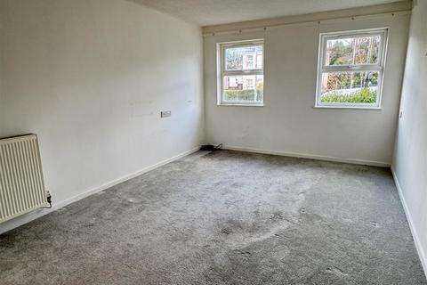 1 bedroom flat for sale, Thornpark Road, St. Austell
