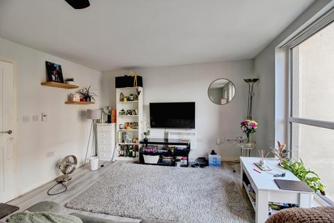 2 bedroom flat to rent, Paxton Drive, Bristol BS3