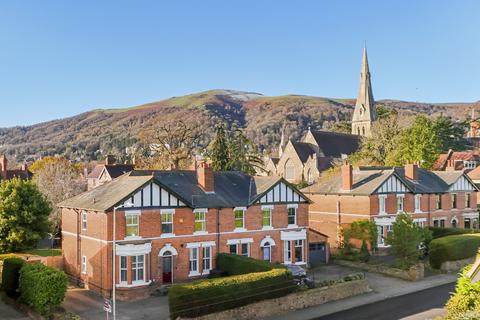 undefined, Malvern WR14
