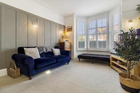 undefined, Malvern WR14