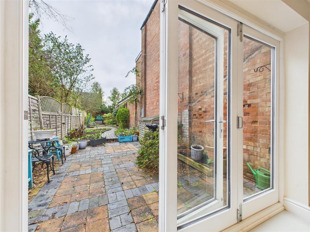 CAM05251 G0-PR0103-STILL013.jpg