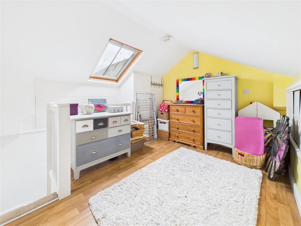 CAM05251 G0-PR0103-STILL032.jpg