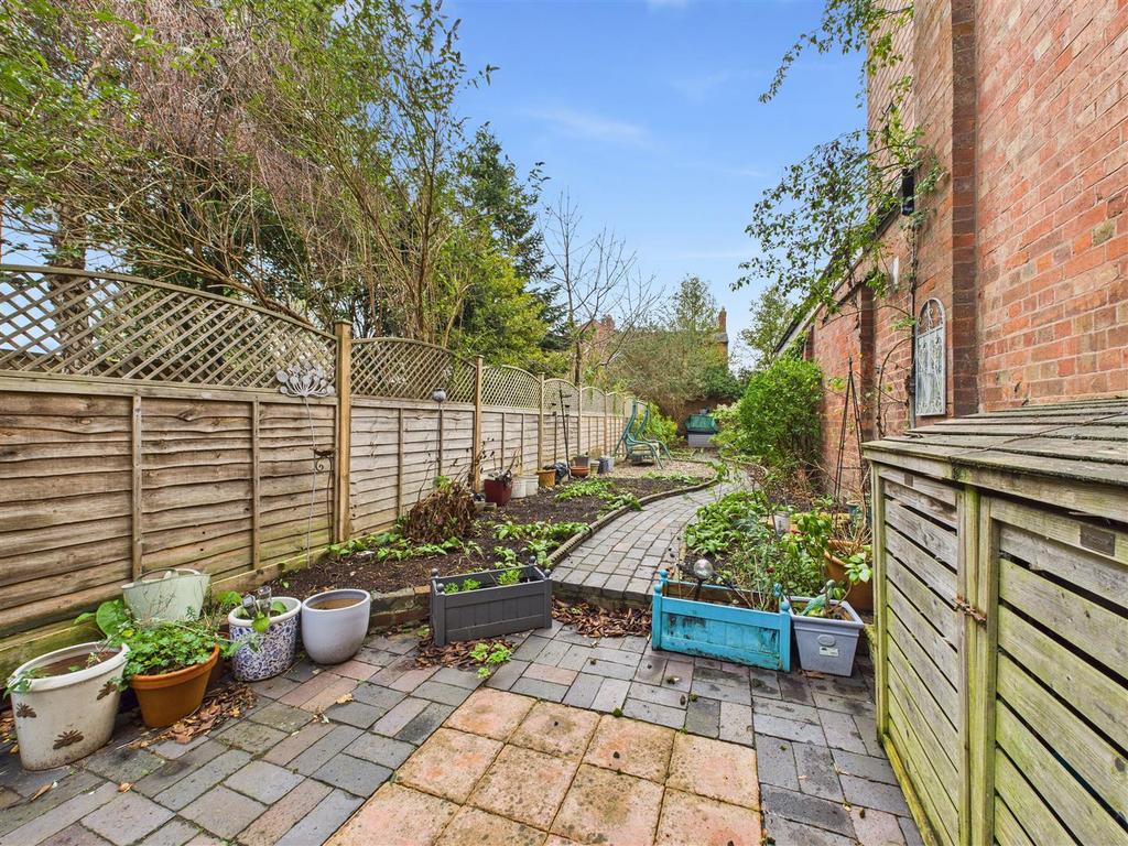 CAM05251 G0-PR0103-STILL017.jpg