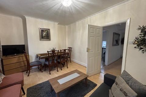 2 bedroom flat to rent, London NW1