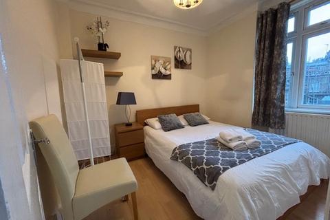 2 bedroom flat to rent, London NW1