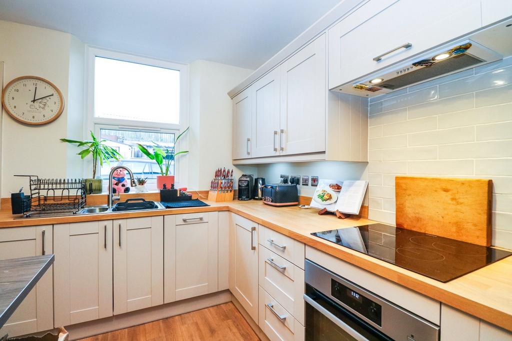 Dining Kitchenq