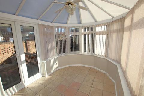 2 bedroom semi-detached house for sale, Purley Way, Clacton on Sea, CO16