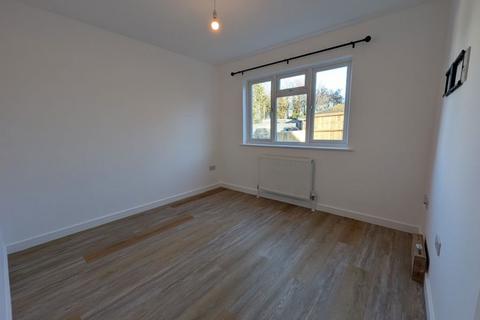 2 bedroom apartment to rent, SANDOWN