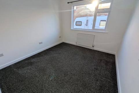 2 bedroom apartment to rent, SANDOWN