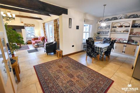 4 bedroom detached house for sale, Poplar Meadow, Freystrop, Haverfordwest