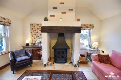 4 bedroom detached house for sale, Poplar Meadow, Freystrop, Haverfordwest