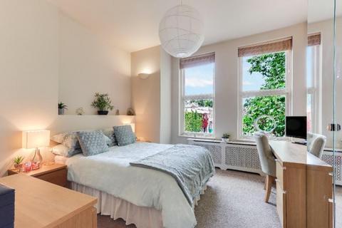 4 bedroom apartment to rent, Apartment 5, Westcliffe Court, 45-47 Lenton Road, The Park, Nottingham, Nottinghamshire, NG7