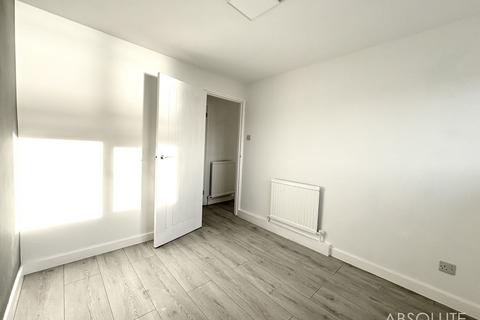 1 bedroom apartment to rent, St. Lukes Road South, Torquay, TQ2