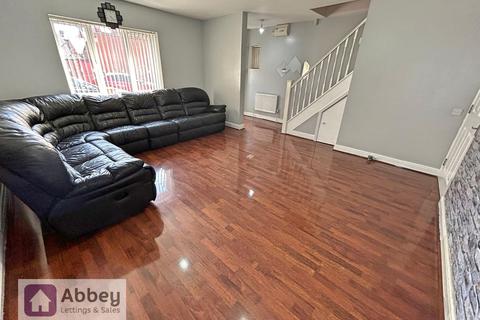 5 bedroom terraced house to rent, Newington Street, Leicester, LE4