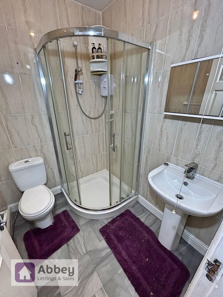 Bedroom 1 Ensuite