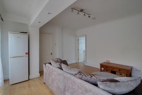 undefined, Kingsdown Avenue, South Croydon CR2