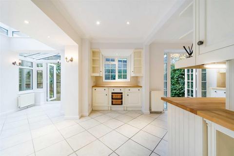 undefined, Belsize Road, Swiss Cottage NW6