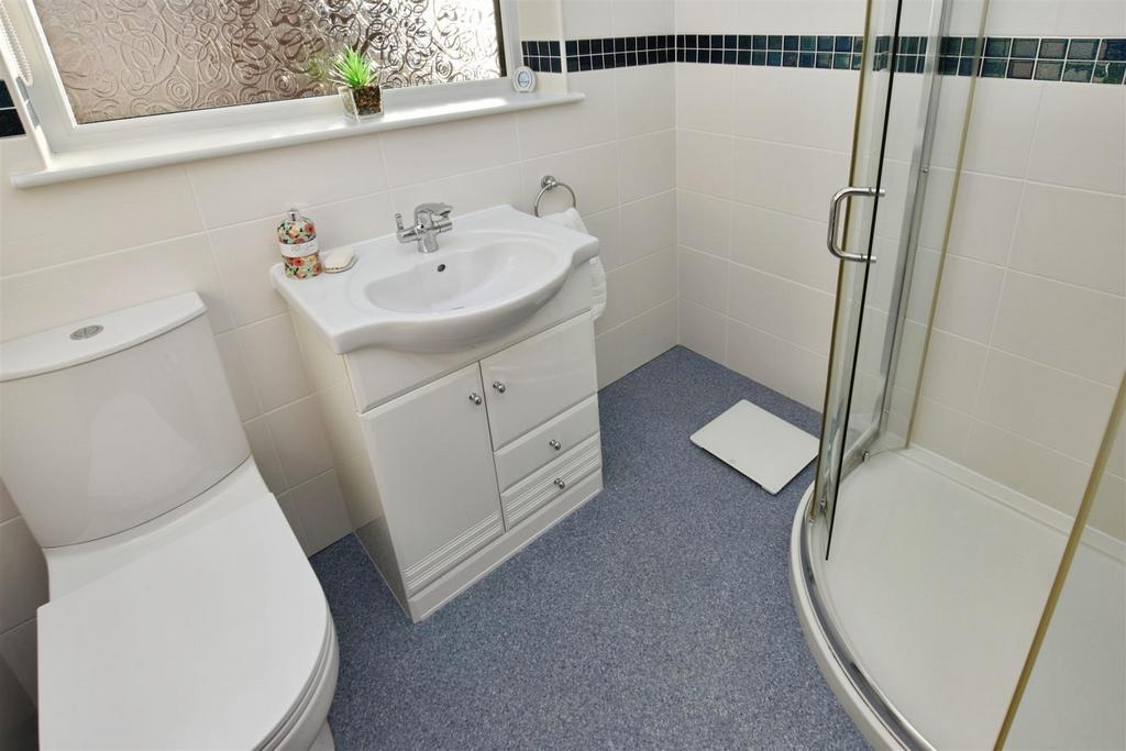 Shower/ Bathroom